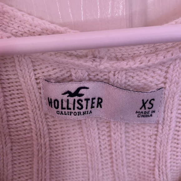 Hollister White Cardigan - Picture 2 of 4